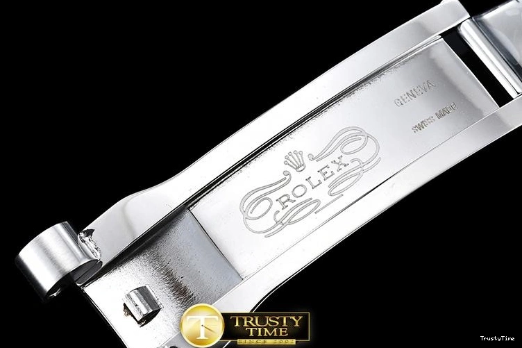 0713 RDD0215D – DayDate 36mm Chic 687